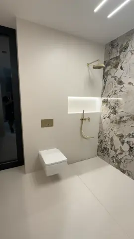 Jeszcze troszke #bathroom #tiles #gres #lazienka #glazurnik #wielkiformat #spiekikwarcowe z @Michał Bączkowski 