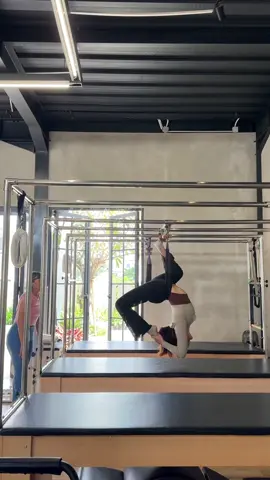 🤸🏼‍♀️🩰 #pilatesworkout #pilates #pilatescadillac #pilatesmalang #workout 