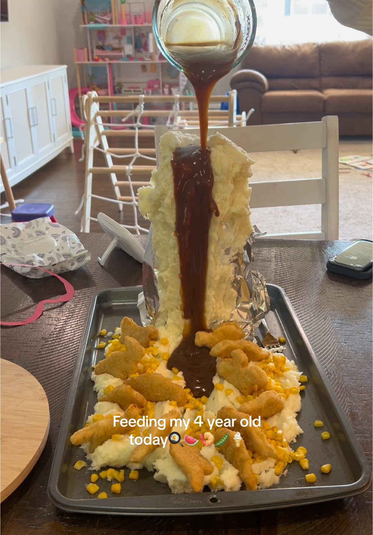 the dinosaur nugget volcano for dinner was a huge hit🍳🍉🍤🫛🍦 #wmkeiad #kideating #kidbreakfast #kidlunch #kiddinner #kidfood #funfood #realisticdinners #realisticmeals #easydinners #easymeals #chickenbowl 