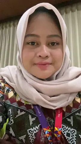 dari dulu emang hobinya ngomong