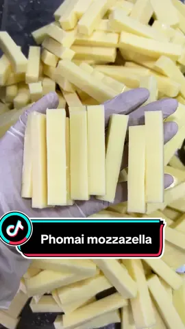 Phomai làm phomai que nhà e đây ạ. To đều 10 cái như 1 mà dẻo lắm ạ. #lyleefood #thucphamdonglanh #phomaimozzarella #mozzazela #mozzazela 