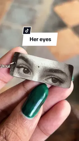 #hereyes #lovestory #jewelrymaking #eyesnecklace #her #eyes #customerstories 