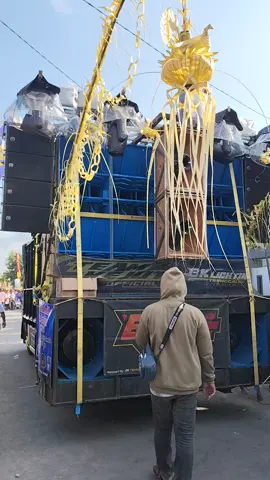 bk audio karnaval bangun mulyo pakel #karnaval #karnavalbangunmulyo #bkaudiotrenggalek #soundviral #soundsystem #soundsystemjawatimur #tulungagung24jam #blitar24jam #foryoupage #fyp 