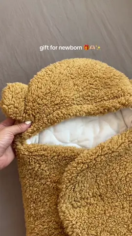How cute is this fluffy baby sleeping bag🥰 perfect for out in the buggy when it gets colder, its to adorable!! #sleepingbag #babygift #giftfornewborn #newborn #newbaby #spotlight #cute 