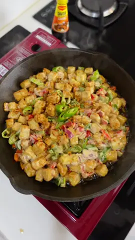 TOFU SISIG for today's episode of Sarap Sustansya Recipe  Ingredients:  - (1) Block Firm Tofu - (1/2) Diced Onion  - (2) Red Bell pepper  - (1) Green Bell-pepper - (1) Green Chili  - (1) Red Chili (optional)  - 1/4 cup mayonnaise  - 1tbsp Maggi Oyster Sauce  - 1tbsp Maggi Savor  - Pepper  #TofuSisig #Tofu #Sisig #HealthyButDelicious #Healthy #HealthyFood #HealthyRecipe #TofuRecipe #DietFood #MaggiPH #CathCreations #MAGGI #MaggiSarapSustansya #MaggiMasarapMasustansya