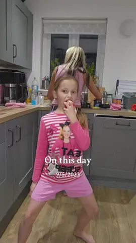 #onthisday #madhouse #foryou #fy #fyp #foryoupage #goodvibes #viral #motherdaughter @Tosia 