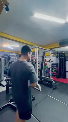 Gymသို့ ညနေ ၆နာရီလာသောအခါ 😂  ဘဝတူတွေရှိလား😁                                  #k #Fitness #studio #gym #ygn #botathaung #yangon #funnyvideo #funnymoment  #FYI #fyp #funnypost #tiktok  #myanmar  #ရောက်ချင်တဲ့နေရာရောက်👌 
