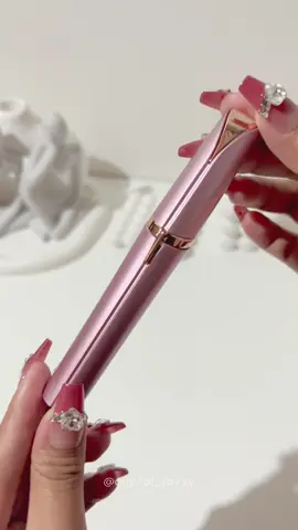 Clean my eyebrows with me using Electric Eyebrow Trimmer Pen ✨ #electriceyebrowtrimmer #eyebrows #laminatedbrows #asmr #asmrsounds 