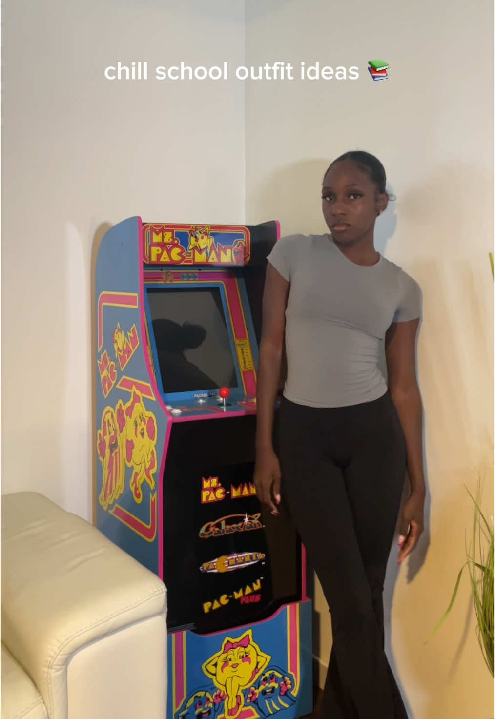 Love a chill vibe  #college #highschool #outfits #outfitinspo #outfitideas #chill #comfy #blackgirls #blackgirl 