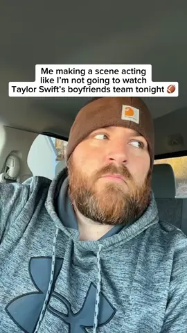 Anybody else watching T Swizzle’s boyfriend tonight? 🏈 #taylorswift #swiftie #nfl #footbal #chiefs #foryoupage #traviskelce 
