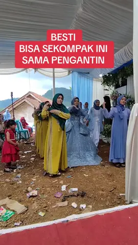 Besti bisa sekompak ini sama pengantin Tiktokk ala india #pangantensunda #Pernikahansunda #pernikahan #sundasiger #fyp #mapagpanganten #seserahanpernikahan #pernikahanadatsunda #pernikahandikampung #tiktokan 