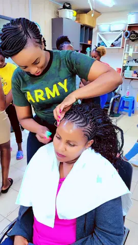hellooo#lookgood #braids #hairdresser #foryou #fyp #trendinghairstyles #passioniseverything #changinglooks 