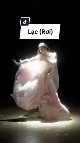 Lạc (Rơi) - 坠 múa cổ trang Trung Hoa #muatrunghoa #muacotrang #muacotrangtrungquoc #muacotrangtrunghoa #daymuacotrang #lopmuacotrangtphcm #tapmua #daymua #daymuatrunghoa #daymuacotrangtphcm 