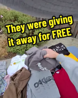 They were giving it away for FREE #reseller #resellingcommunity #yardsale #yardsalefinds #oakley #tiedye #militaria #mcdonalds #olympics #vintageclothes #cassettetape #PremiereRush 
