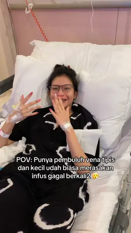 Ternyata kalau demam tinggi infus rasanya jauh lebih sakit. Baru ini gue nangis karena jarum infus nggak masuk-masuk sampe pake jarum bayi 🤣🤣🤣
