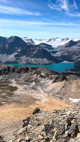 This view ✨#fyp #foryou #canada #canadianrockies #mountainlovers #banffnationalpark #banff #Hiking #hike #hikingadventures #summit 