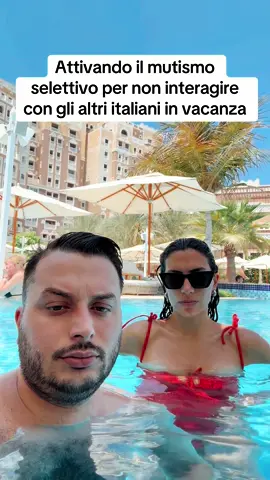 Ma questi napoletani sono ovunque (compreso noi)🤪 #coppiadivertente #videodicoppia #maritoemoglie #couplecomedy 