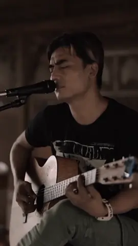 😔 #kebesaranmu #charlyvanhoutten #acousticguitar #liriklagu #tawakalmusik #fyp #pisces85 