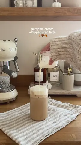 pumpkin cream whipped iced coffee 🍂🎃🧋🍁🤎  ad Billington’s Demerara sugar creating the PERFECT morning coffee ☕️ there’s nothing quite like that first sip, using naturally unrefined cane sugar, billingtons demerara offers a smoother coffee & lots of flavour! save this recipe to try this autumn 🍂  coffee recipe:  2 tbsp instant coffee  2 tbsp Billington’s Demerara Sugar 2 tbsp boiling water  oat milk  1 tbsp pumpkin puree  for the topping:  2 tbsp whipped cream  2 tbsp oat milk  & a sprinkle of ground nutmeg