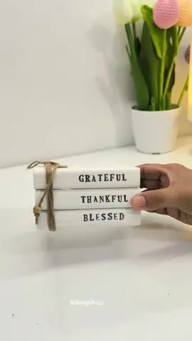 aesthetic decor sa table at shelves #fyp#decor #decoration #woodendecor #aestheticdecor 