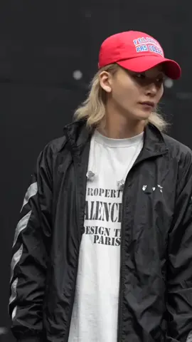 latihan terakhir jeonghan bersama member untuk lollapalooza 😭 #yoonjeonghan #jeonghan #seventeen #svt #세븐틴 #carat #svtcarat #fyp #kpopfyp #foryou #foryoupage 