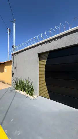 🏡 Imóvel no Residencial Pedro Miranda. 📍 Senador Canedo-GO 💫 Localização privilegiada L Possuí 3 quartos sendo uma suíte; L Sala com pé direito duplo; L Cozinha independente; L Garagem coberta para 1 veículo, mas 2 descobertos; L Varanda gourmet; L Área de serviço; L Quintal na frente; L Corredor lateral e findo; L Imóvel com piso em porcelanato; L Ótimo padrão de acabamento 💸 Valor R$440.000,00 (Sujeito a alteração sem aviso prévio). Ficou interessado? Me chame aqui nos comentários, direct ou pelo meu WhatsApp❤ @fernandosertao.imoveis Fernando Sertão (62) 98564-8815 CRECI-GO 32.477  #casa #imoveis #casaavenda #mercadoimobiliario #financiamentoimobiliario #senadorcanedo #casanova #casasmodernas #imobiliaria #financiamento #corretordeimoveis #casapropria 