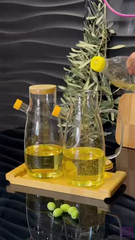 Borosilikat Bambu Standlı Ve Kapaklı 2’li Yağdanlık Set (1000 Ml) 🤍💜 Ürün Hakkında: 🔹Yağlık 🔹Sirkelik 🔹Sütlük 🔹Ateşe dayanıklı 🔹Ölçekli 1000 ml ısıya dayanıklı damlatmayan tasarım vakumlu kapak ağız kısmı tıpalıdır. 🔹Vakumlu kapaklı, mantar tıpalı borosilikat yüksek ısıya ve soğuğa karşı dayanıklıdır. 🔹Ani sıcaklık değişimlerine maruz bırakılmamalıdır. 1000 ml kapasiteye sahiptir. ⛑ Kaliteli Malzeme Ve Ürün Garantisi 💵 Kredi Kartına 9 Taksit İmkanı ⭐️ Müşteri Memnuniyet Garantisi 🚚 Değişim Garantisi ✔️ İg = @morekip.com.tr ✔️ Whatsapp = 05069902023 ✔️ Mail = morekip2023@gmail.com ✔️ Web = www.morekip.com.tr ( Wepsitemizi ziyaret edip uygun fiyatta ki tüm ürünlerimize göz atabilirsiniz 🥰) #morekip #mersin #züccaciye #mutfak #çeyizseti #yağdanlık #keşfet 