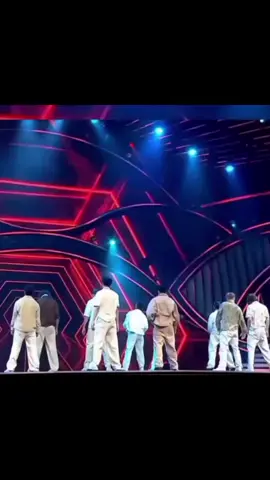 Quick Style of dance  #bollywoodsong #fyp #foryou #goviral #fypage 