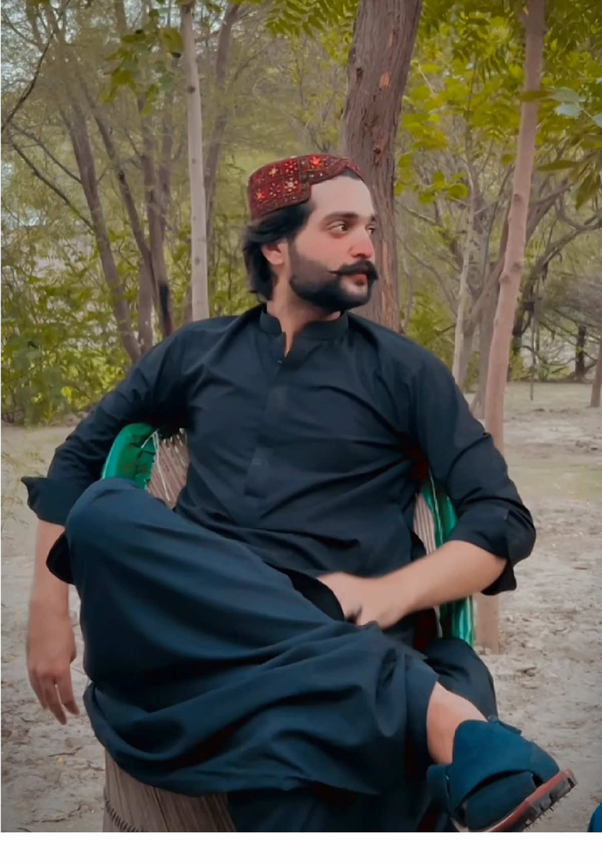 Fida kary disbi🫂🩷. #foryou #sarfisfam #sarfisquad #foryoupage #viral #trending #sindhi #looks #sindhisong 