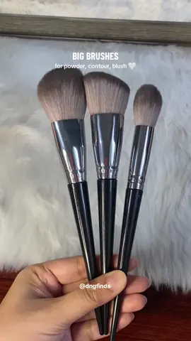 big makeup brushes 🥰❤️ #makeupbrush #makeupbrushes #makeupbrushset #brush #makeup #powderblush #contourbrush #blushbrush #makeuptools #dngfinds