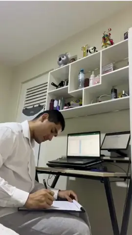 ¿¿Antojos?? Para eso está @Bombone ❤️🙌 Concepto de postres exquisitos para los amantes del sabor, calidad y experiencia . Listos para acompañar tus dias❤️🤤😮‍💨  #emprendimiento #postres 