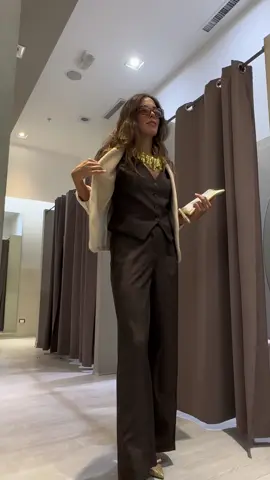 Nuova collezione 😍 . . . #freefashionwear #newcollection #fallwinter #outfitideas 