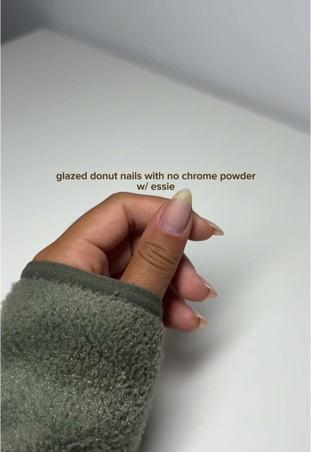 Recreating Hailey Bieber’s glazed donuts with @essie ⭐️💫  Until September 6th at @shoppersbeauty, buy 2 units of any @essie nail polishes and get 2000 PC Optimum Points!  #ad  #nailsinspo #glazeddonutes #glazednails 