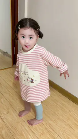 Lướt qua tưởng bà mặc quần ống thấp ống cao 😂 #liuliu #liuliutrungquoc #baby #babylove #embe #cutebaby #babiesoftiktok #xuhuong #fyp 