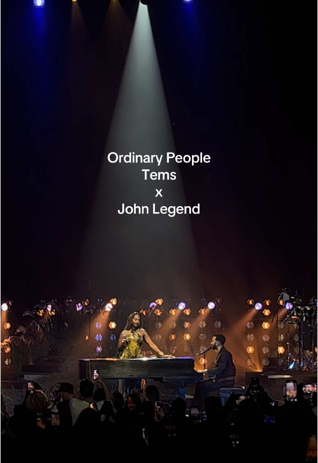 Tems brought out John Legend during her sold out NYC concert to sing Ordinary People, and wow, what a show! #tems #johnlegend #concert #nyc 