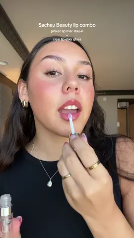 Best lip combo ever 💋#sacheubeauty #lipstain #virallipstain #lipstainviral #lipcombo #lipgloss 