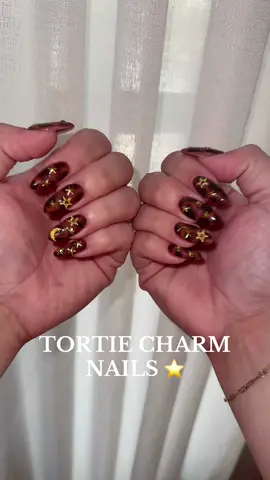 tortoise print + gold charms ✨ save this video for inspo! #nails #nailsoftiktok #nailart #nails💅 #nailscheck #nailartdesigns #nailartinspo #nailsartvideos #tortoiseshell #tortoiseprint #fallnails #nailcharms #fall #fallnailinspo #fallnailart 