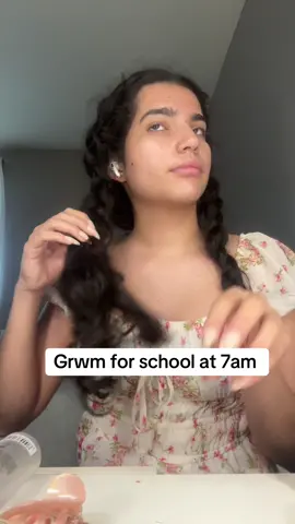 Grwm 2 week friday almost late bc of this #grwm #friday #wavyhair #makeuptut #schoolmakeup 