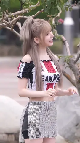 #sakura #사쿠라 #lesserafim #르세라핌 #crazy #viral #trending #goviral #fancam #fancams #fyp #fypシ゚viral #kpop #le_sserafim_crazy #dollrina #dan1ellefilms @TikTok put this on fypp plsss || unflop me plss