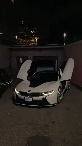 This i8 is crazy #bmw #bmwi8 #i8 #cartok #fyp 