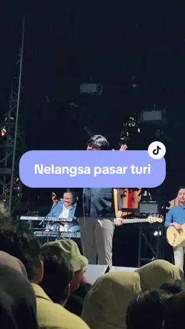 malam semakin larut, tercipta sejuta lamunan😔 Nelangsa Pasar Turi #bilalindrajaya #nelangsapasarturi #localfest 