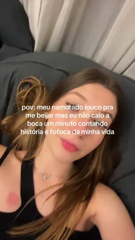 aqueles caras que nem namora mais , mas manda indireta