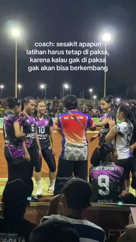 Seorang pelatih pasti ingin anak didiknya melebihi dia ✨ @ippiya🦁 @mawar @deee @jesica @nanaat @11% @Bnjl Samudra @acheellll #fyp #voli #volicantik #voliasik #volitarkam #voliindonesia #angkasatulungagung #tgrcup #tarkamjombang 