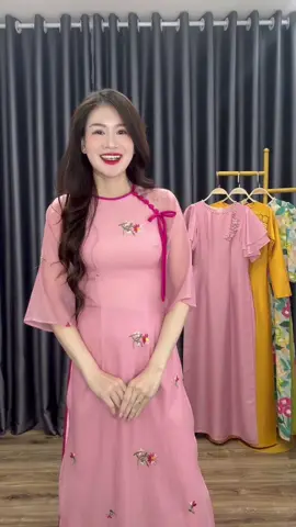 Lên phục vụ các chị đẹp mã cách tân hồng ạ #aodaicachtan #aodaicachtannu #aodaiquynhnguyen 