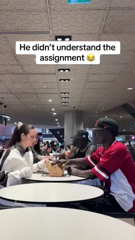 He didn’t understand whats going on 😂 #viral #fyp #comedy #funny 