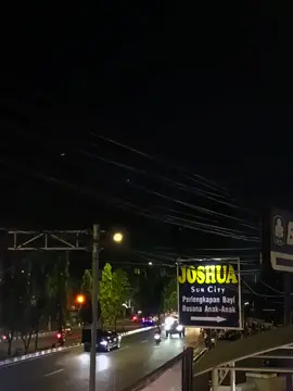 lapor, ketua lagi galau :)  #lyrics #zylycss #4u 