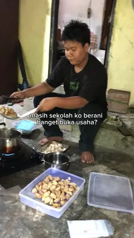 ya gimana ya namanya juga buat menyambung hidup 😊 #pengusahamuda #fyp #tahuwalik #baksogoreng #sempolayam 
