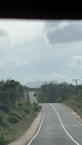 Jalannya seru sekali. Jalan alternatif Banjarbaru ke Batulicin. Jalan Gubernur Sahbirin Noor. #jalanalternatif #banjarbaru #batulicin #kalimantanselatan #bajajalanan 