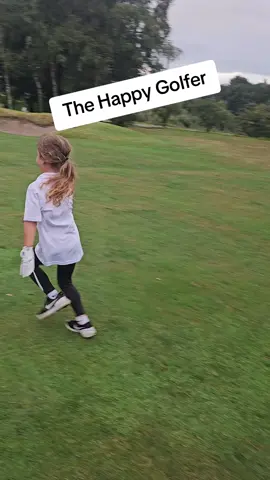 It's me, Harriet, enjoying my golf and having FUN! The cartwheeling golf kid #cartwheel #golf #fun #fyp #girlgolf #juniorgolf 