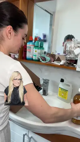 Have you ever done a parasite cleanse? 🦠👀 Let me know in the comments if you'd try this 👇 cc: TikTok natalienegrotti #yostwellness #parasite #parasitecleanse #parasitecleaner #blockedmyex #singletok #footcleanse #epmsomsalt #fyp #bentonitclay#bakingsoda #footcleanse